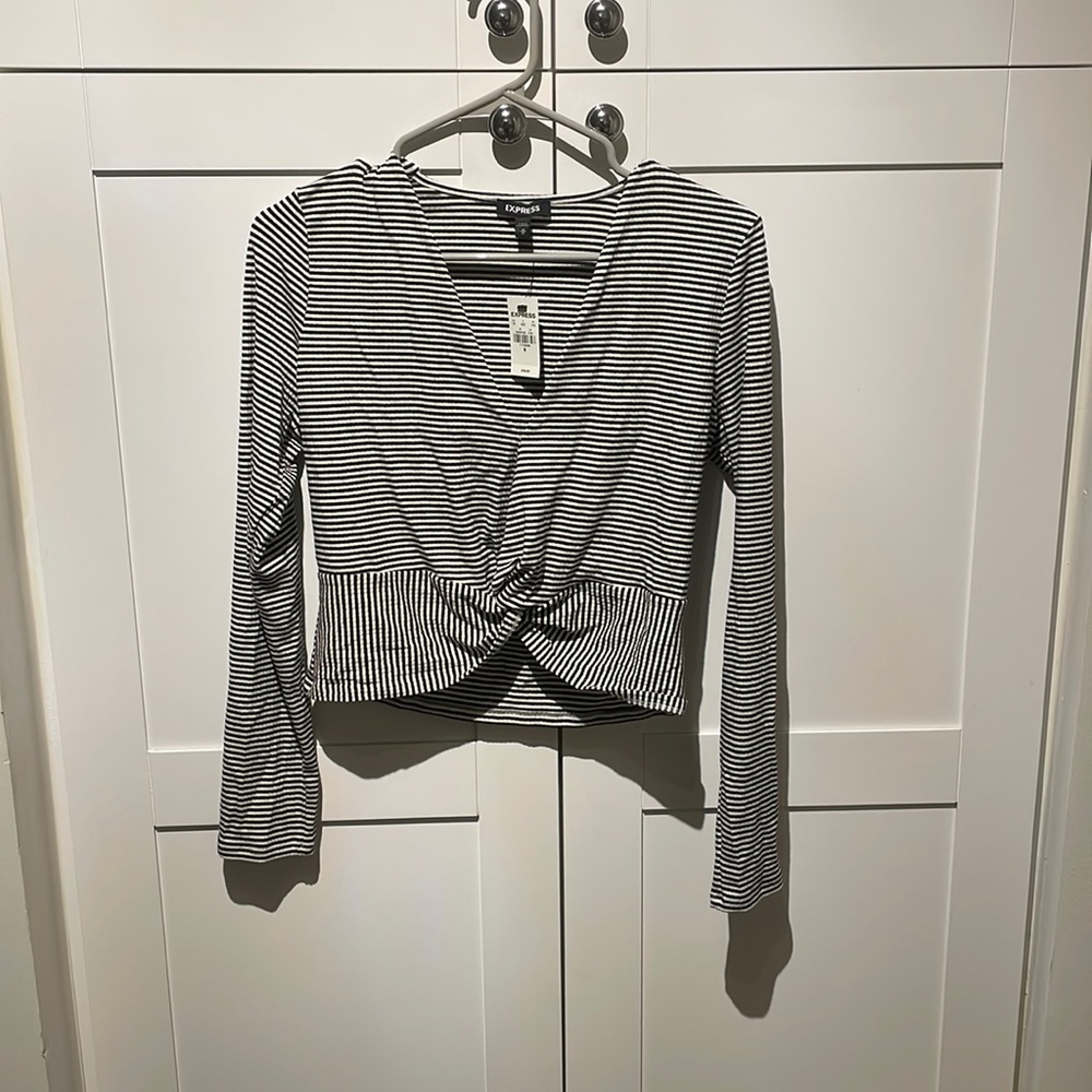 NWT striped twist front crop top